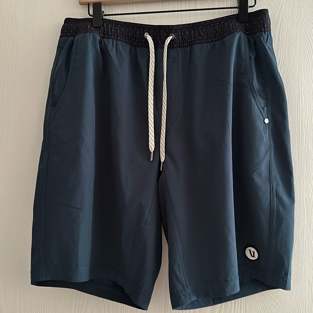Like New Vuori Kore Short, Lined 9”inseam navy